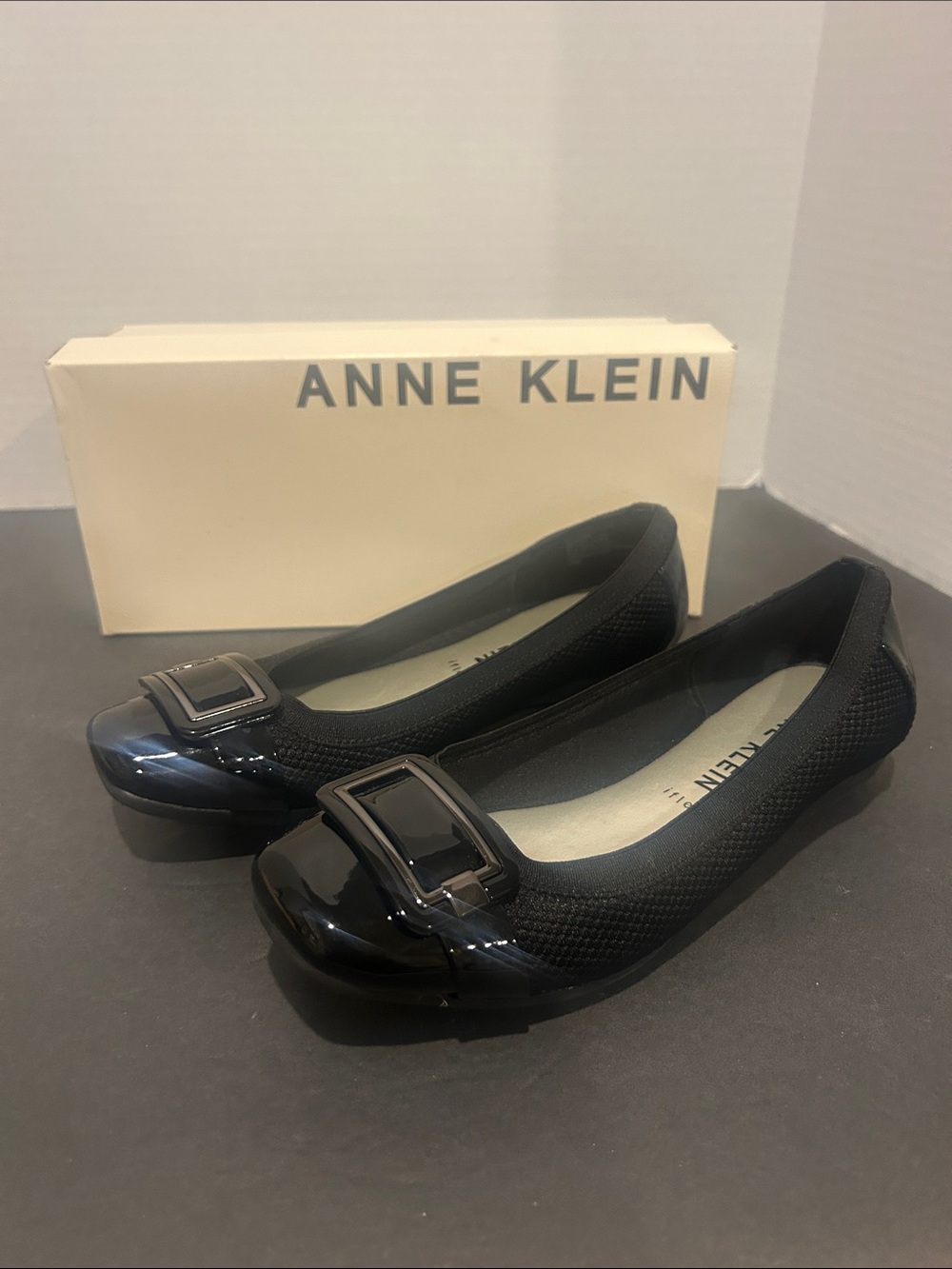 Anne Klein Black Memory Foam Patent Toe Flats with Buckle Accent-Like New-Size 6